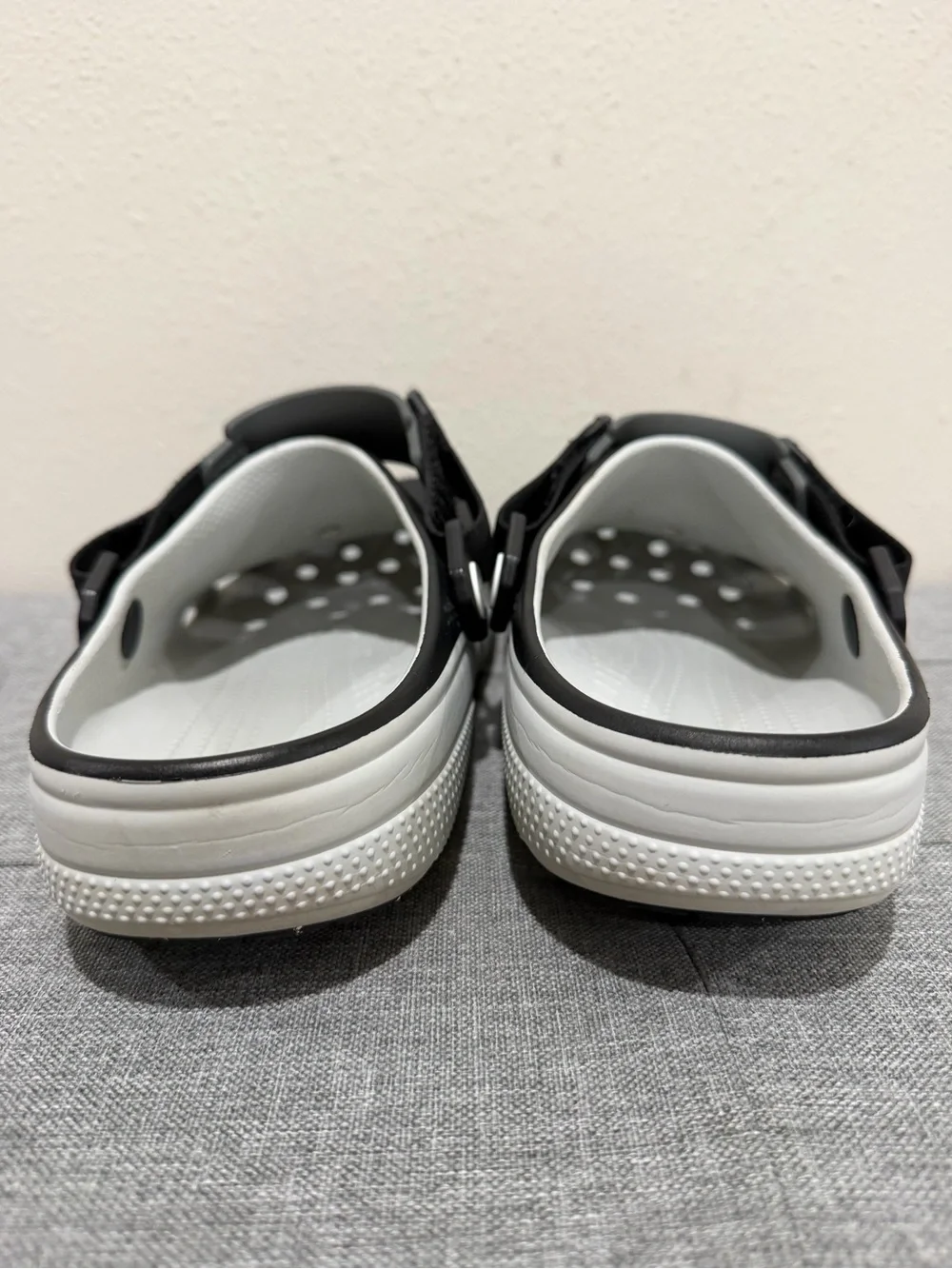 CROCS comfortable slip